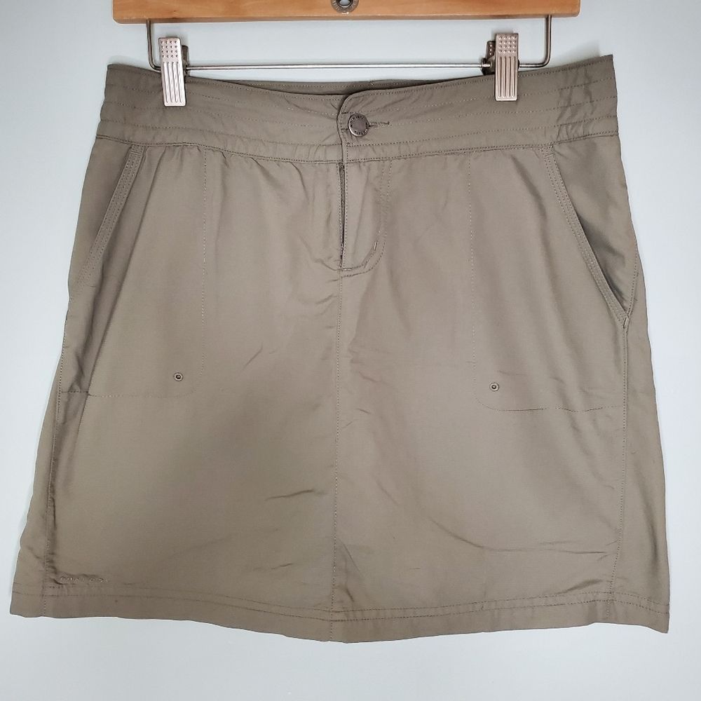 COLUMBIA Skirt with Shorts Skort in Fossil Khaki Color Size 6